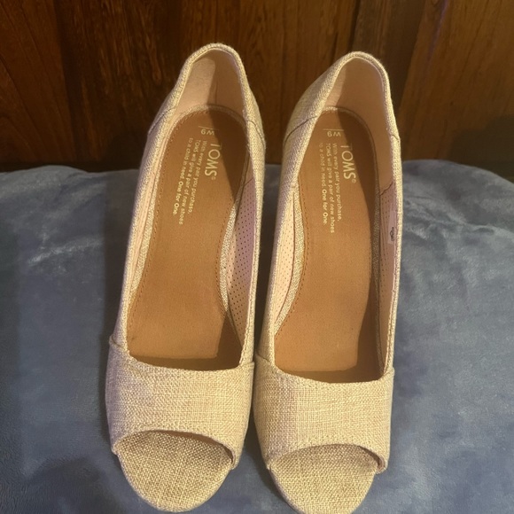 Toms Wedge Peep Toe Pump, womens size 8, excellent condition - Picture 2 of 10